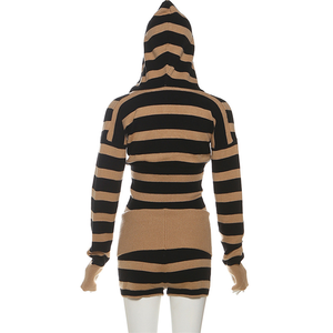 Completo a Due Pezzi in Maglia a Righe per Donna: Giacca Corta con Cappuccio a Maniche Lunghe e Scollo a V + Pantaloncini Aderenti con Vita Elastica, Stile Semplice da Strada - Product Image 5