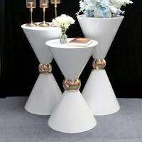 Table à gâteau en fer blanc en forme d'entonnoir, support décoratif en métal pour gâteau de mariage, fête d'anniversaire