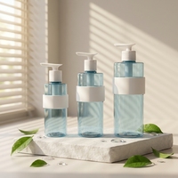 Flacon carré en PET de 300 ml et 500 ml pour lotion et shampoing avec manchon antidérapant blanc et pompe