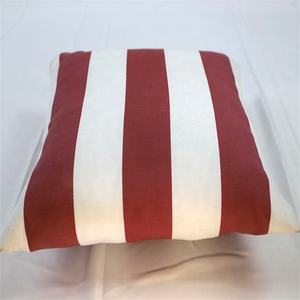 Cojín de respaldo suave e ignífugo para uso en interiores y exteriores, 45x45, con rayas blancas y rojas, resistente al agua - Product Image 3