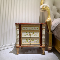 Cadre de lit king-size de luxe baroque rococo, capitonné, sculpté et orné de feuilles d'or