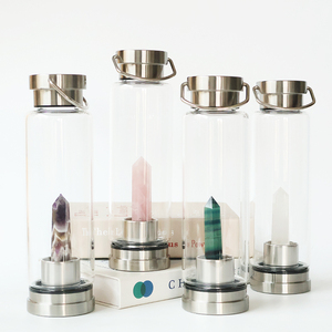 ขวดน้ำแก้วคริสตัลหินบำบัดธรรมชาติขัดเงาขายส่ง สำหรับใส่เครื่องดื่มผสมน้ำอมฤตธีมความรัก - Product Image 3