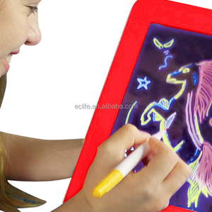 I giocattoli educativi di arte dei bambini che scrivono il blocco magico della tavola di arte creativa illuminano il cuscinetto di disegno 3D - Product Image 3