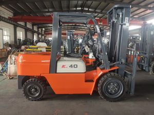 Carretilla elevadora diésel HSLLIFT 2025 Isuzu, capacidad de 3000KG, motor EPA Euro 5, emisiones de 4500mm, accesorio para carretilla elevadora con mástil de contenedor - Product Image 3