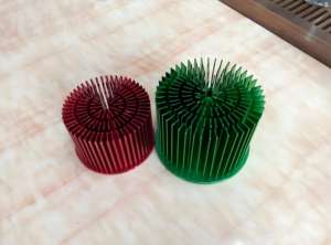 Disipador de Calor de Aluminio Forjado en Frío para Paneles Solares de <span class=keywords><strong>900</strong></span> Vatios, Segmentos de Riel para Tiras de Luz LED, Mecanizado CNC de 50 100w - Product Image 4