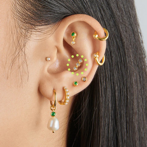 Piercing Per Cartilagine Helix Piercing Industriali In Acciaio Inox - Barra 16G (1,2 Mm) Lunga 35 Mm, Con Zirconi, Per Cartilagine (Colore Argento) Piercing Industriali Acciaio