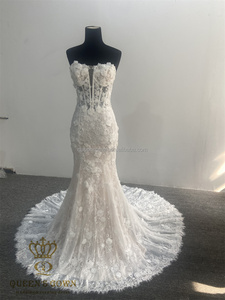 QUEENSGOWN Abito da Sposa Delicato <span class=keywords><strong>con</strong></span> Fiori 3D in Pizzo, Scollatura a V Sexy <span class=keywords><strong>con</strong></span> Perline, Corpetto Illusione, Stile Sirena - Product Image 1