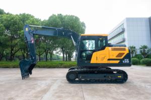 รถขุดตีนตะขาบยี่ห้อดังรุ่น HX130 สีดำ น้ำหนัก 12.5 ตัน บุ้งกี๋ขนาด 0.52 เมตร กำลังเครื่องยนต์ 89 กิโลวัตต์ สำหรับงานก่อสร้างถนนและงานดิน - Product Image 5