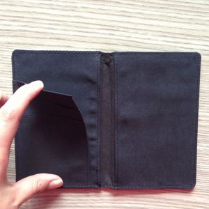 ซองใส่หนังสือเดินทางหนัง PU สำหรับขายส่ง ปรับแต่งได้ พร้อมช่องใส่ของสำหรับพิมพ์ลายแบบ Sublimation - Product Image 2