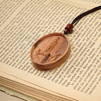 Pendentif en bois sculpté à la main Notre-Dame de Fatima, collier catholique, cadeau religieux, ornement à suspendre à la voiture