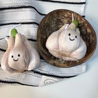 Porte-clés en peluche ail, poupée de simulation de légume, breloque de sac amusante et mignonne, ornement à suspendre pour sac à dos, cadeau