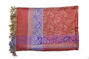 Étole en viscose tissée pour femme, douce et drapée, idéale pour les soirées, les mariages et les tenues de fête - Product Image 3