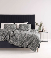 Chambre double, lit double moderne couleur crème, design pour petit appartement, nouveau design de lit par un designer