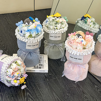 Bouquet de peluches pingouin de dessin animé, fleur de savon en peluche, poupée, cadeau de la Saint-Valentin, cadeau commémoratif, cadeau de remise de diplôme, cadeau d'anniversaire, cadeau pour ami