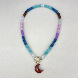 Collier bohème plaqué or 18 carats avec fermoir à ressort rond, perles en pierre naturelle et cristaux colorés, pendentif lune en pierres précieuses pour femme - Product Image 3