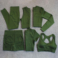 Sportkledingset voor dames, nieuwe custom fitness set met sportbeha en scrunch butt shorts, naadloze gym- en yogakleding