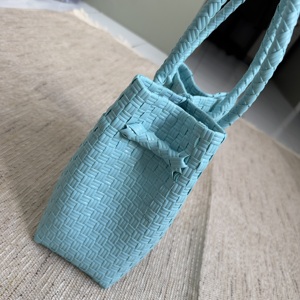 Sacs à main élégants et uniques, sacs tissés pour femmes, fabriqués à la main, en plastique recyclé de qualité supérieure, tissage recyclé d'Indonésie - Product Image 4
