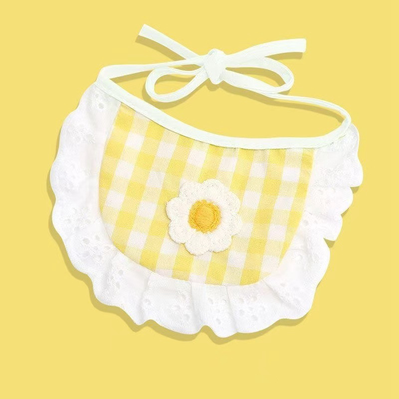 Bavoir en maille jaune