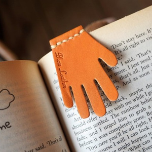 Marcapáginas de cuero con forma de palma, creativo y exquisito, personalizable, grabado, separador de libros, clip para libros, etiqueta separadora de libros. - Product Image 2