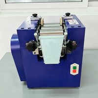 Broyeur à trois rouleaux compact pour laboratoire, petite machine de broyage à trois rouleaux pour la recherche et le développement de pigments chimiques en laboratoire