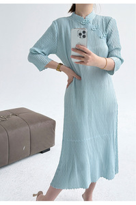 맞춤 디자이너 의류 여성용 플리츠 단정한 드레스 솔리드 컬러 우아한 긴 소매 캐주얼 고급스러운 원사이즈 드레스 - Product Image 4