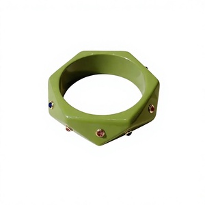 Bracelets joncs unisexes tendance ANEES HANDICRAFTS de qualité supérieure, design couronne orange vintage en résine, pour fiançailles - Product Image 3