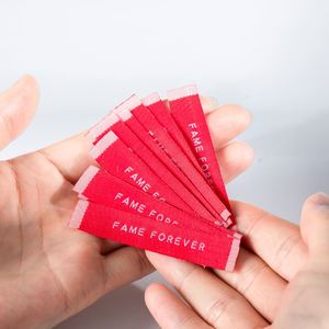 Étiquettes tissées colorées personnalisées avec logo de marque doré pour vêtements, cartes de prix pour vêtements en gros - Product Image 4