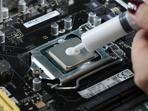 Dismiss <span class=keywords><strong>The</strong></span> Air Gap And Enlarge <span class=keywords><strong>The</strong></span> Heat Flow 3W/5W Thermal Paste Conductive Liquid Silicone Rubber Custom Liquid Cooling Pc - Product Image 5