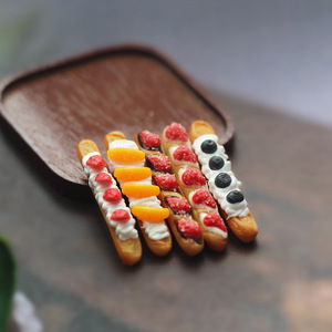 Mini baguette <span class=keywords><strong>francesa</strong></span> de arcilla polimérica, comida de juguete para decoración de cocina de casa de muñecas, accesorio de repostería. - Product Image 4
