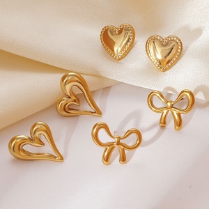 <span class=keywords><strong>Set</strong></span> Anting Stud Emas untuk Wanita, Baja Anti Karat, Desain Campuran Kupu-kupu, Hati, Bintang, Pita, Bulan, Perhiasan Hadiah - Product Image 2