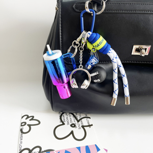 RW Wholesale Breloques porte-clés mignonnes pour gobelets, porte-clés personnalisés tendance en forme d'haltères <span class=keywords><strong>Crogs</strong></span>, porte-baume à lèvres avec pompon en corde tressée - Product Image 5