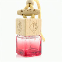 Flacon diffuseur de parfum pour voiture transparent carré de 8 ml, vide, en verre, avec couvercle en bois et cordelette.