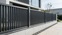Brise-vue en aluminium noir à lames, clôture de sécurité pour jardins et cours avant, avec vue dégagée