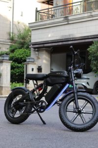 Vélo de ville à pneus larges avec batterie longue portée 48V, phare intégré sans balais, éclairage LED 7 vitesses, stock d'entrepôt, 750W - Product Image 6