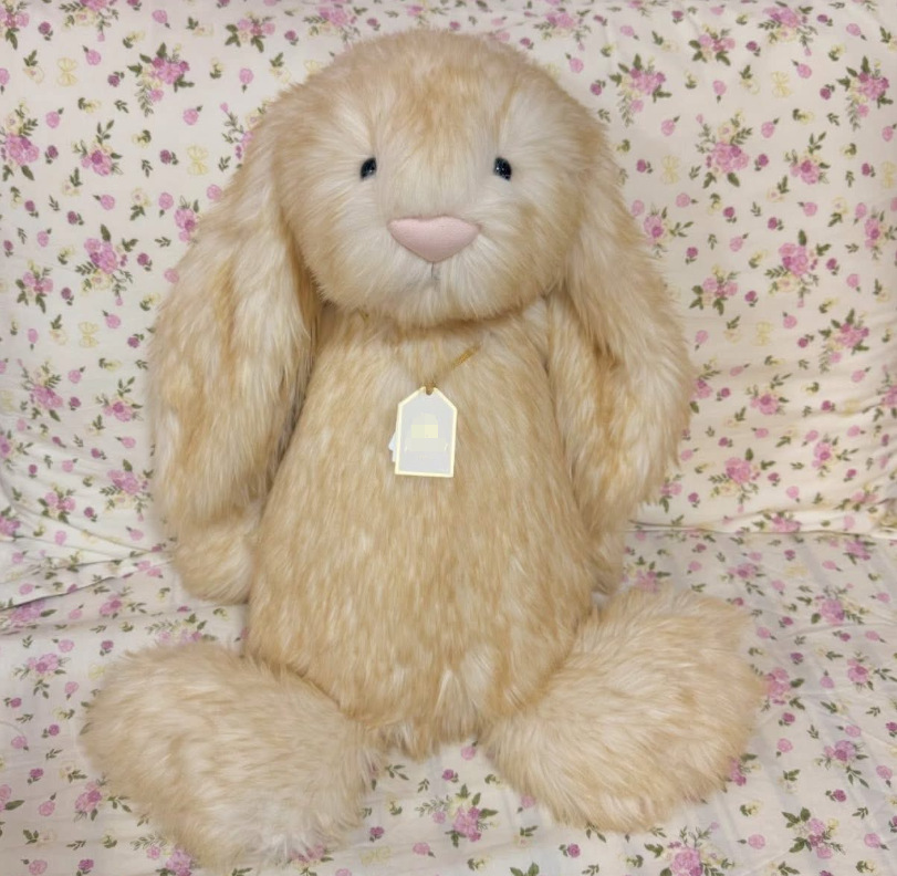 Conejo Bonnie de 38 cm con plinlo.