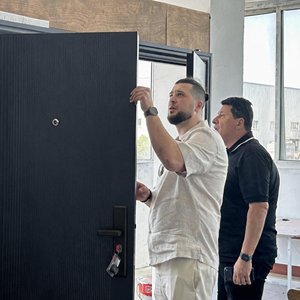 <span class=keywords><strong>Porte</strong></span> d'entrée moderne en acier à grain de bois vertical avec transfert <span class=keywords><strong>thermique</strong></span>, sécurisée pour la maison <span class=keywords><strong>et</strong></span> la villa, anti-effraction - Product Image 5