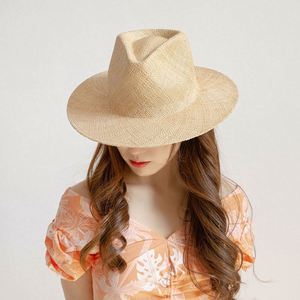 Sombrero de Paja Estilo Jazz, Simple y Moderno, para Primavera/Verano, Ideal para Viajes y Playa, con Ala Ancha - Product Image 1