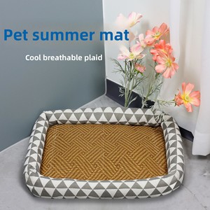 Sommer kühlung Haustier bett mit Rattan matte Quadratischer Druck Kratz feste Katzen-und Hunde bett matte Sommer kühlung Haustier matten & Pads - Product Image 1