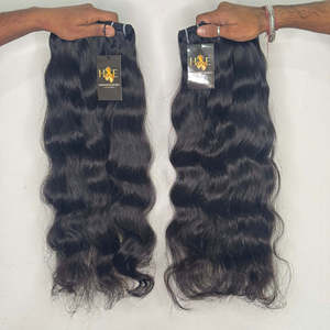 Cabello crudo Wefted Indian Virgin Raw Ondulado recto Rizado Tejido Cabello humano de visón crudo camboyano, paquetes rizados negros naturales - Product Image 1