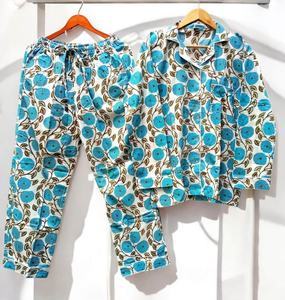 ชุดลำลอง2ชิ้นสำหรับผู้หญิงชุดนอนแขนยาวผ้าคอตตอนออร์แกนิกพิมพ์ลายดอกไม้เป็นมิตรกับสิ่งแวดล้อมสไตล์เซ็กซี่เนื้อนุ่ม - Product Image 1