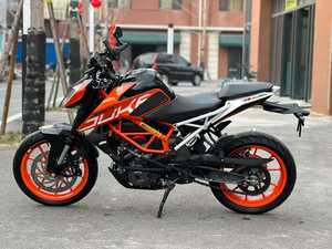 Motocicleta KTM1 <span class=keywords><strong>Duke</strong></span> 390 de 390cc, monocilíndrica, refrigerada por líquido, con inyección electrónica de combustible, ligera, ágil, de alta gama, a gasolina. - Product Image 3