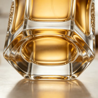 Flacon de parfum en verre cristal de luxe avec bouchon couronne dorée ornée pour emballage et cadeaux de parfums haut de gamme