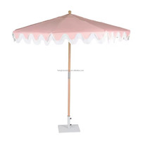 Parasol de plage en bois de qualité supérieure d'Australie avec des franges ondulées et des glands pour le vent, les pique-niques, les voyages, les parasols de soleil pour les mariages