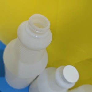 Bouteilles pulvérisatrices en plastique pour solutions nettoyantes, flacons pulvérisateurs vides robustes, sûrs pour la javel, le vinaigre et l'<span class=keywords><strong>alcool</strong></span> éthylique - Product Image 5