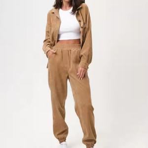 Conjuntos de Camisa Holgada con Botones y Pantalones Cargo de Pana con Cintura Elástica Recta para Mujer, con Logotipo Personalizado OEM - Product Image 3