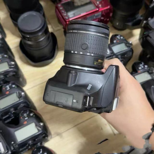 EOS D3500+lens 18-55mm Original Ni Kon Second Hand Used Camera DSLR Professional Digital Camera with Battery Battery Charger