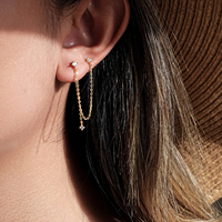 Boucles d'oreilles FUAMAY minimalistes en argent S925 plaqué or 18 carats/rhodium avec chaîne de connexion et double piercing en zircon cubique pour un usage quotidien superposé