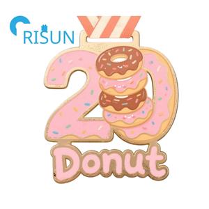 Venta al por mayor <span class=keywords><strong>de</strong></span> esmalte único brillo postre chocolate donuts premio Medalla medallón personalizado donuts donut Dash Run medallas - Product Image 3