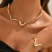 Nouveau Collier Torque Hip Hop Or et Argent pour Femmes et Filles, Ensemble de Bijoux Vintage Géométriques Irréguliers (Colliers, Bracelets, Joncs)