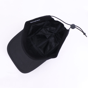 Gorra Deportiva de 5 Paneles con Cordón Ajustable, de Secado Rápido, 100% Poliéster, con Logotipo Personalizado Bordado, Color Negro, para Correr, Béisbol y Deportes - Product Image 2